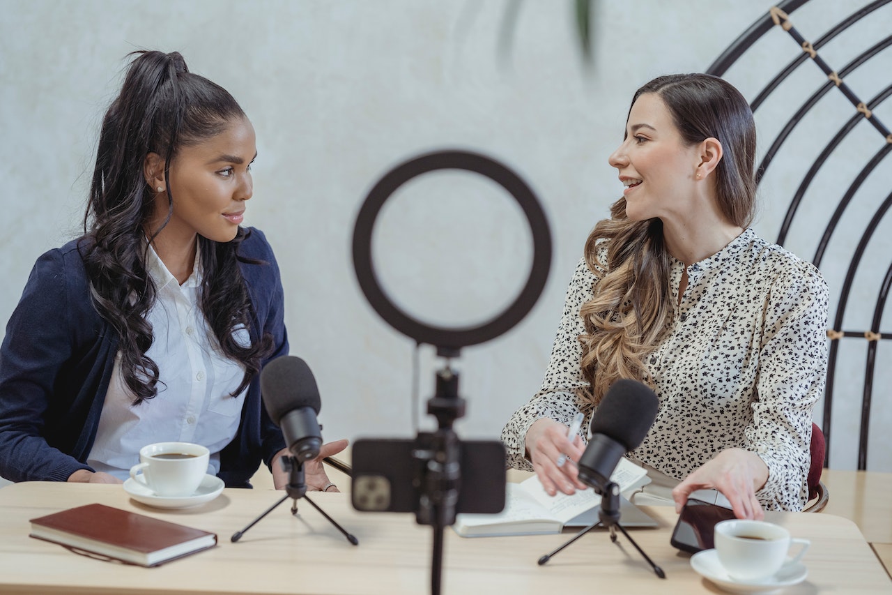 super-user-view-app-interview-with-phone